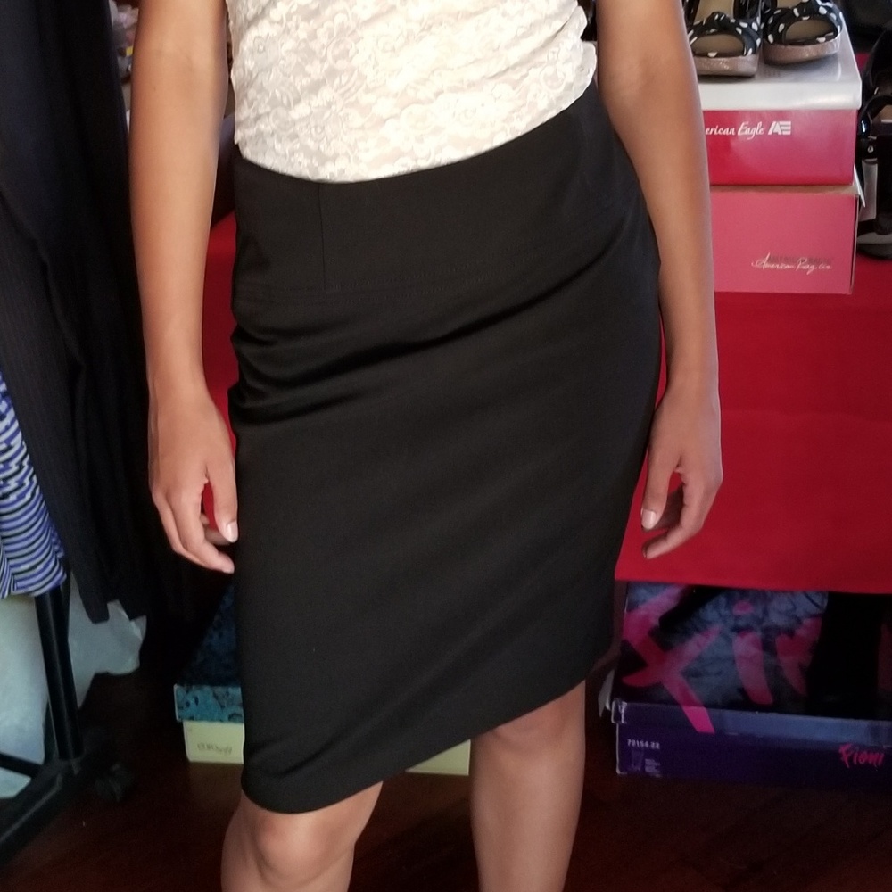 Skirt - Picture 3 of 3